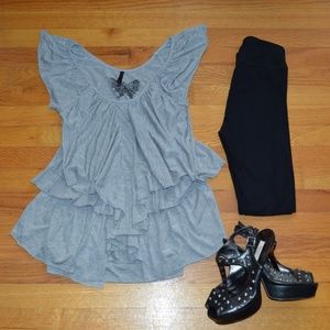 Buffalo Grey Ruffle/Pretty Top